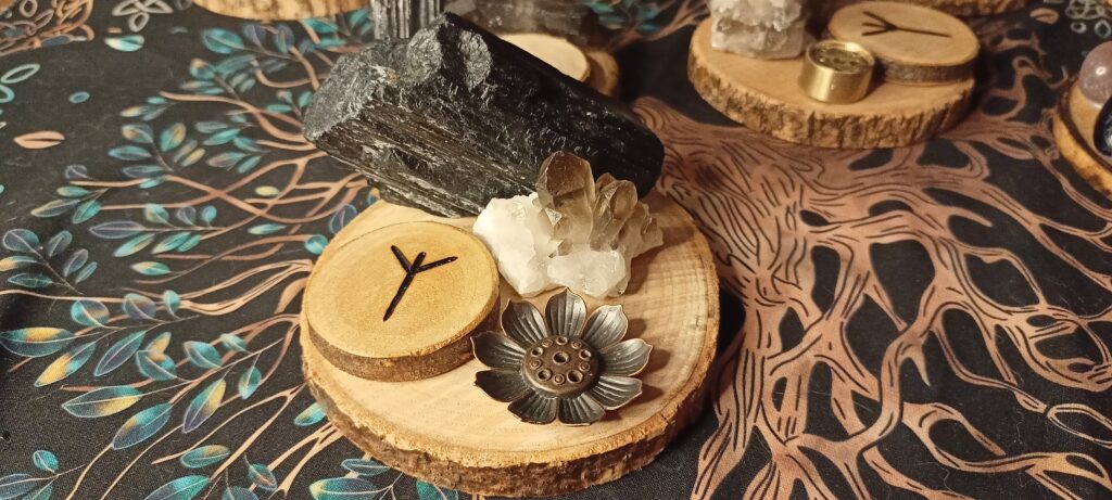 altar minerales y algiz